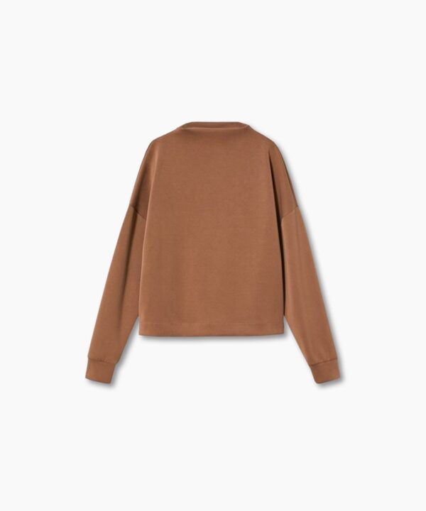 High collar sweatshirt